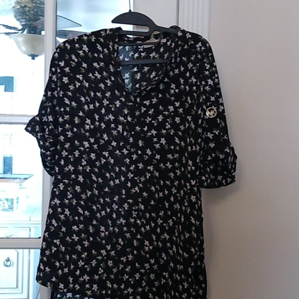 XL Michael Kors shirt